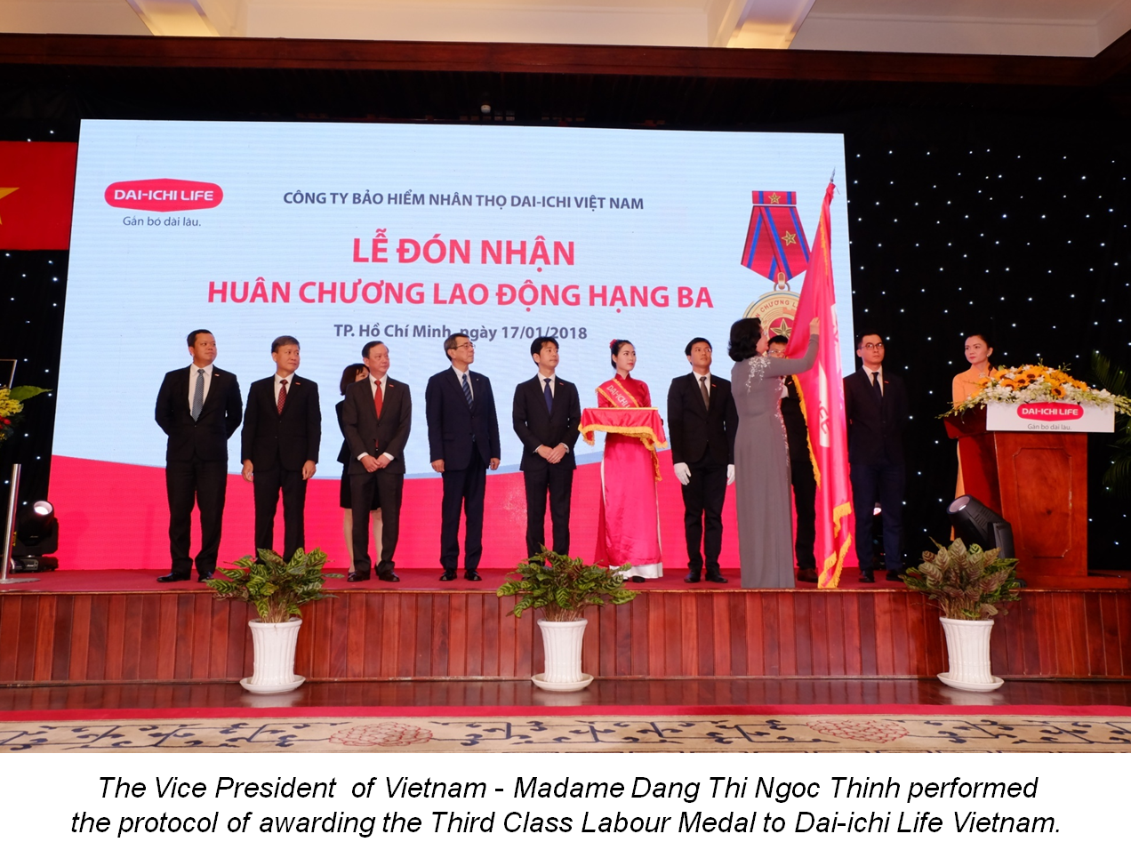 Dai-ichi Life Vietnam honourably receives the Third Class Labour Medal Award