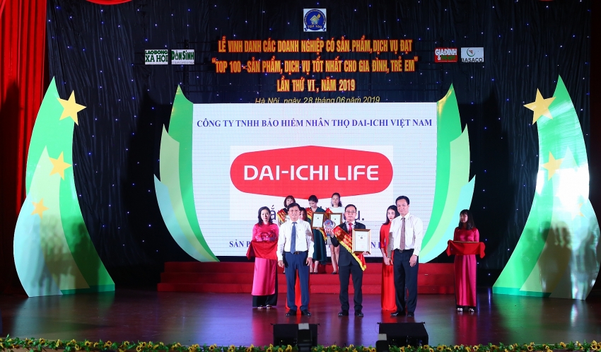 Dai-ichi Life Vietnam product honoured at Top 100 best products